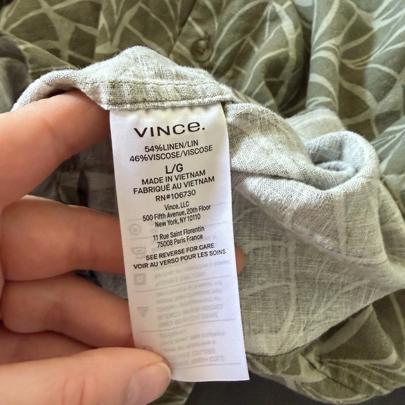 Vince. Men’s Dried Cactus Green Knotted Leaves Short Sleeve Button Up Shirt - Picture 11 of 14